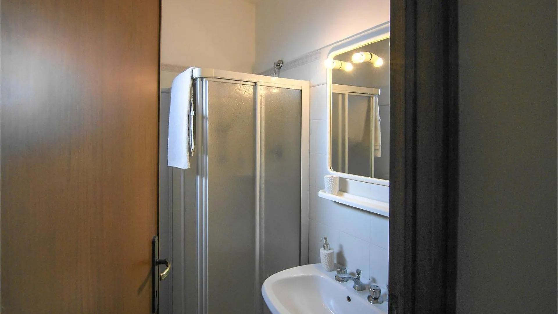 Holiday home Awesome Home In Macchino With Kitchen Marliana Italy